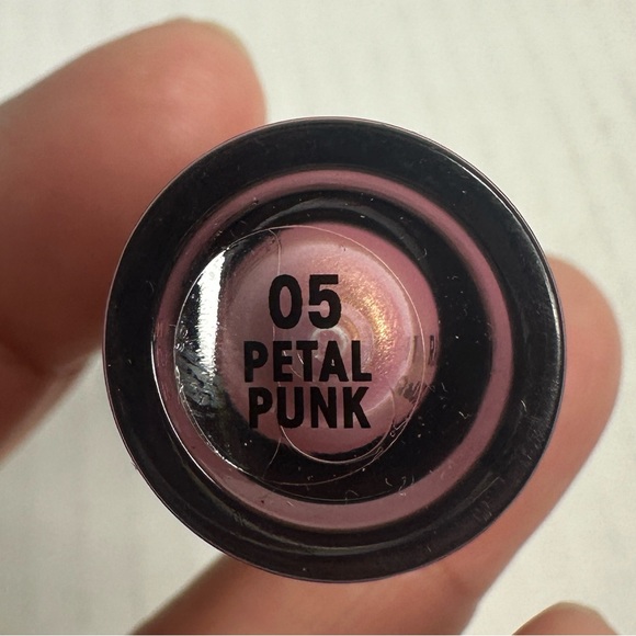 NWT FLOWER Beauty Miracle Matte Metallic Liquid Lip Petal Punk 05 - Picture 3 of 3